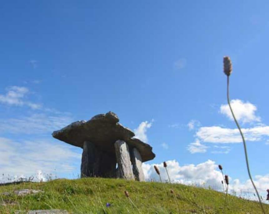 Into The Burren Hotell Murroogh Exteriör bild