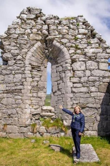 Into The Burren Hotell Murroogh Exteriör bild