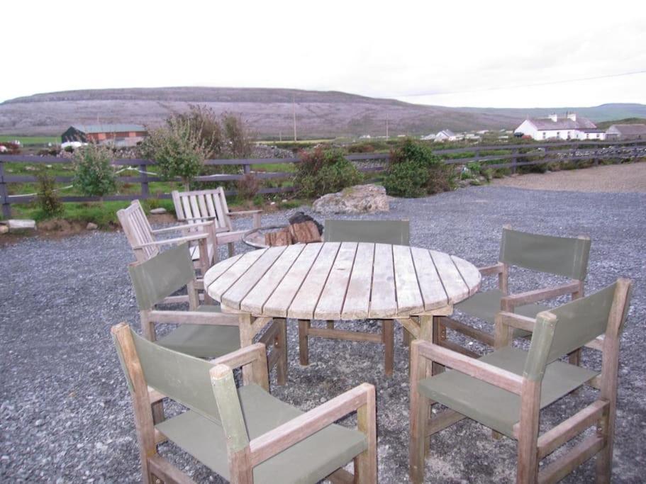 Into The Burren Hotell Murroogh Exteriör bild