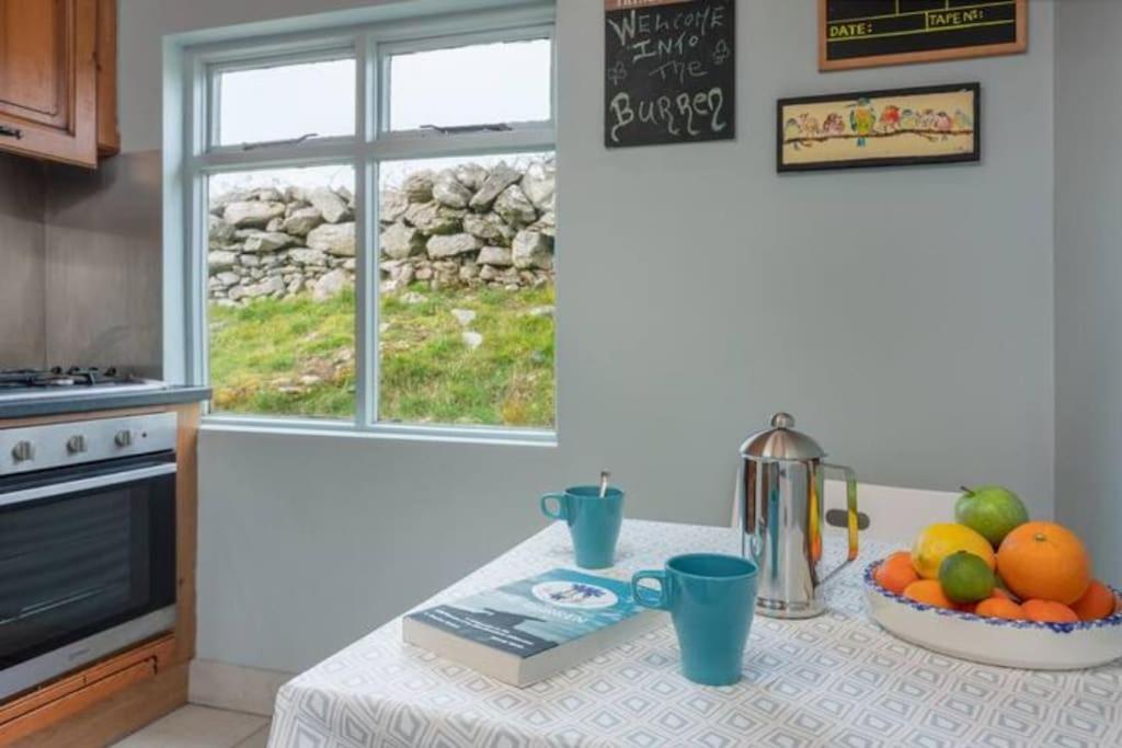 Into The Burren Hotell Murroogh Exteriör bild